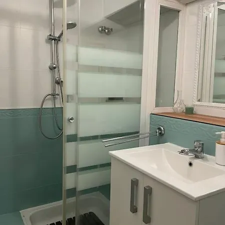 Apartment Neruka House *